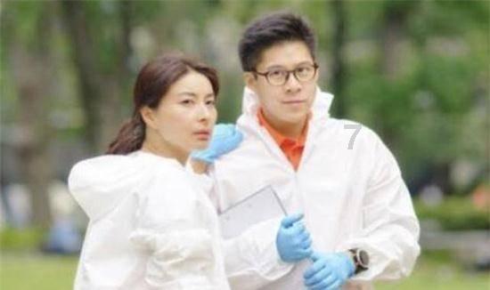 云C一出租车司机不关车门就上路行驶?罚!