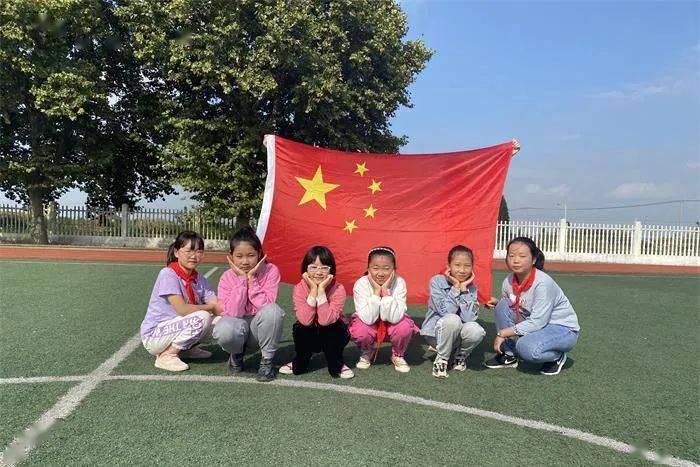 张一贯:苦等丈夫27年独自抚养5个孩子,不知丈夫早已娶27岁娇妻